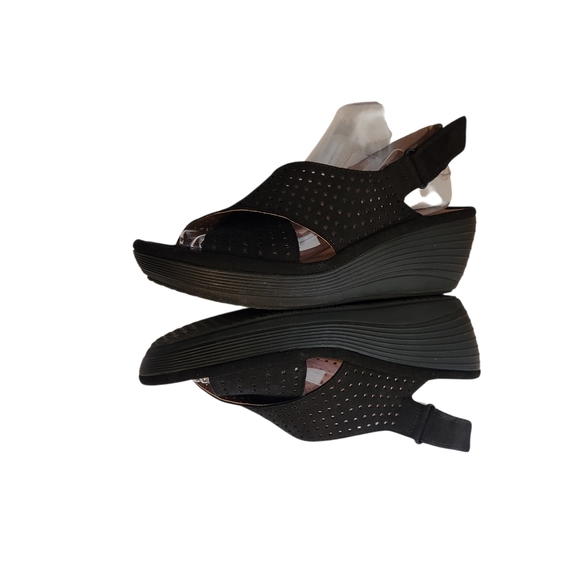 Clarks Reedly Variel Black Nubuck Perforated Wedge Heel Sandals 9M - Picture 4 of 8